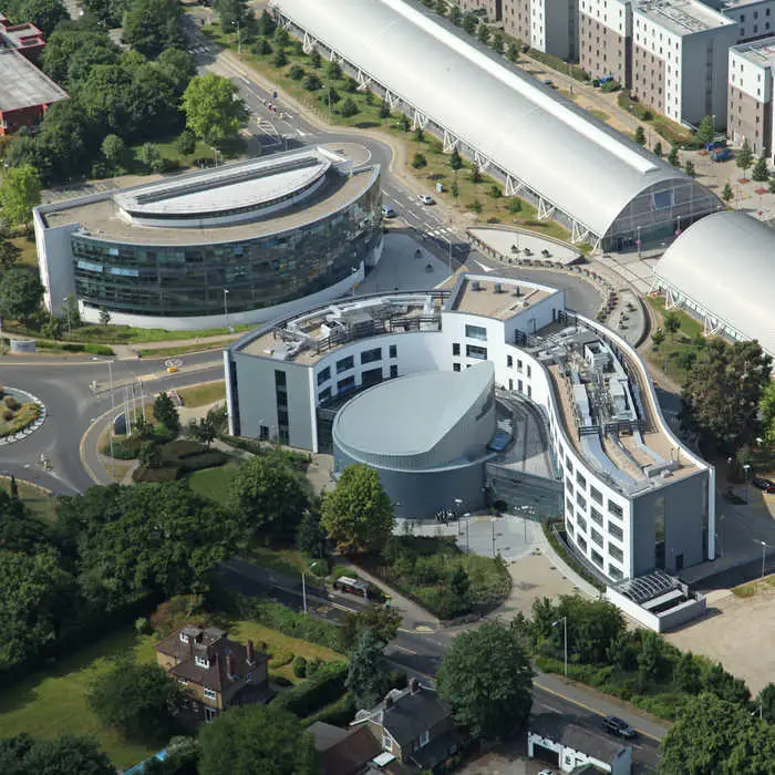 Visit-our-campus-image-box