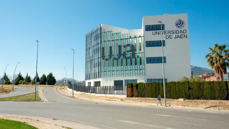 europapress-6245535-edificio-laboratorios-investigacion-transferencia-campus-lagunillas_17759974_20250509101628