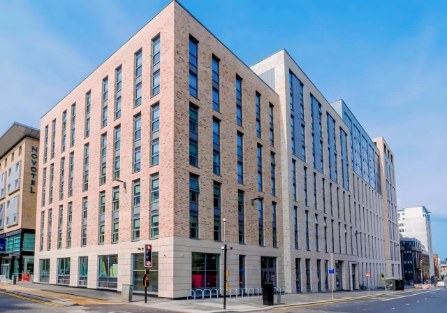 01JZQRNYZEZPZNJJGED980AFPH_z