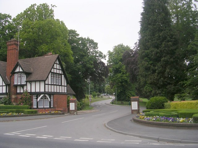 Entrance_to_Bishop_Burton_College_-_York_Road_-_geograph.org.uk_-_2432137