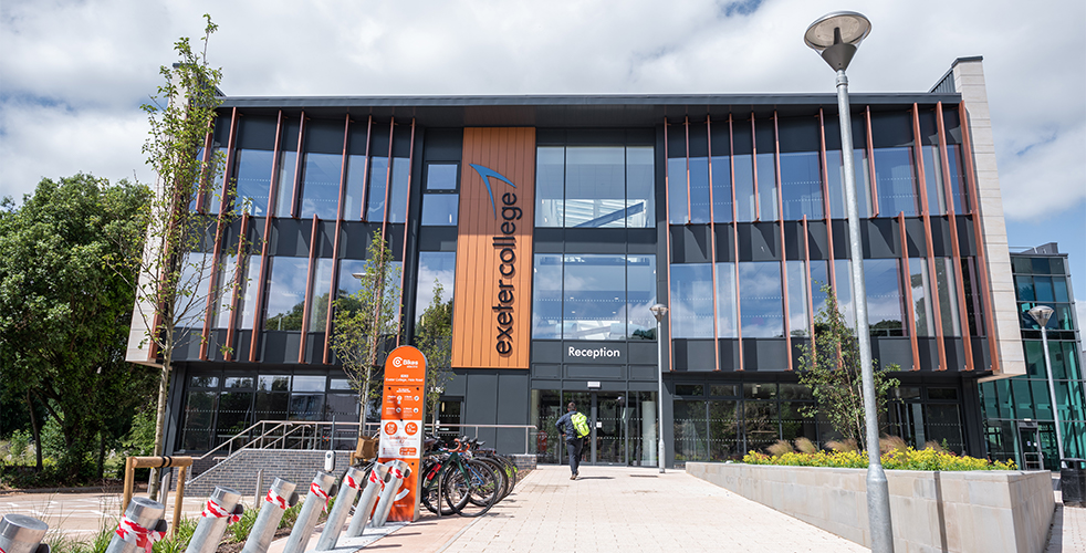 IoT-Digital-and-Data-Centre-Entrance-982x500-1