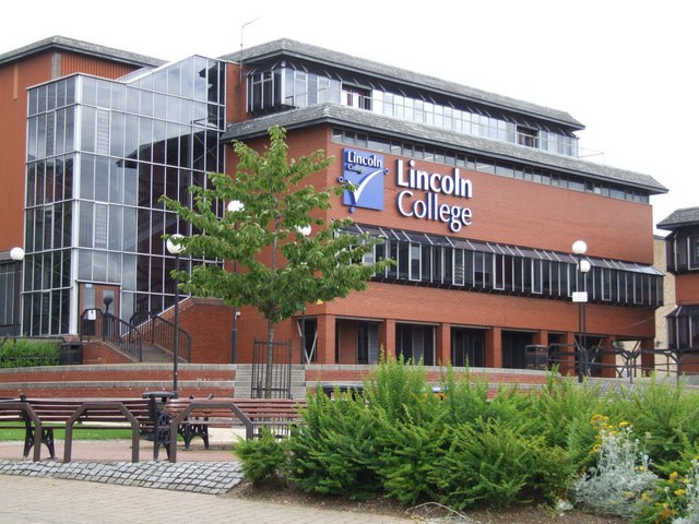Lincoln_College,_Lincoln_-_geograph.org.uk_-_488164