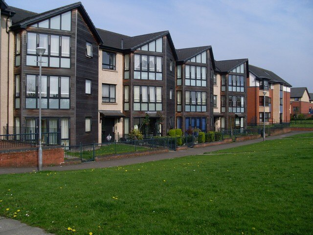 Modern_flats_in_Easterhouse_-_geograph.org.uk_-_1261949